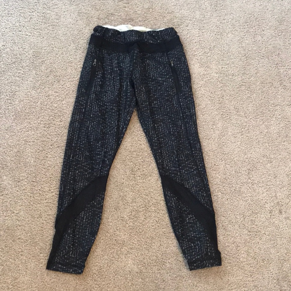 Lululemon crop leggings- size 8